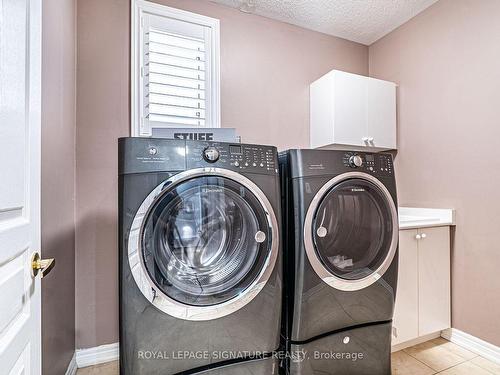 4 Ripple St, Brampton, ON - Indoor Photo Showing Laundry Room