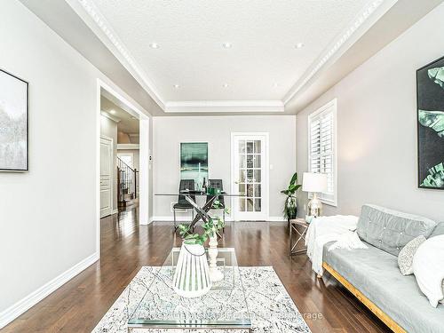 4 Ripple St, Brampton, ON - Indoor Photo Showing Living Room