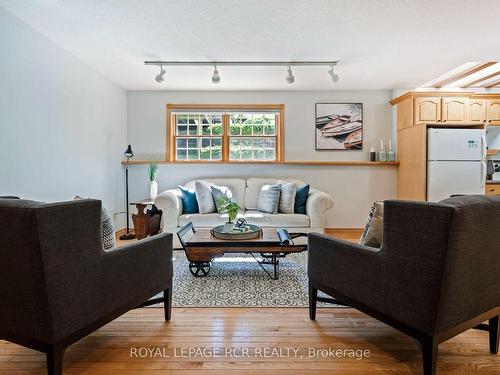 573042 Side Road 57A, Grey Highlands, ON - Indoor Photo Showing Living Room