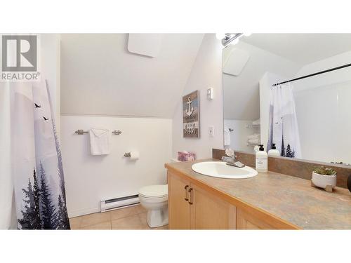 945 Westridge  Way, Invermere, BC - Indoor Photo Showing Bathroom