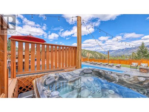 945 Westridge  Way, Invermere, BC - Outdoor