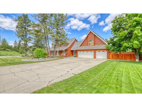 945 Westridge Way, Invermere, BC - Outdoor With Facade