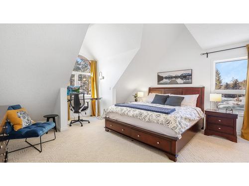 945 Westridge Way, Invermere, BC - Indoor Photo Showing Bedroom