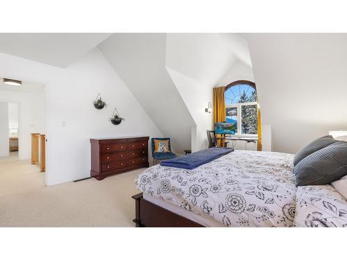 945 Westridge Way, Invermere, BC - Indoor Photo Showing Bedroom