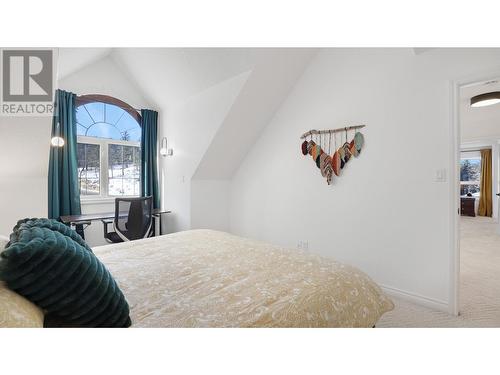 945 Westridge  Way, Invermere, BC - Indoor Photo Showing Bedroom