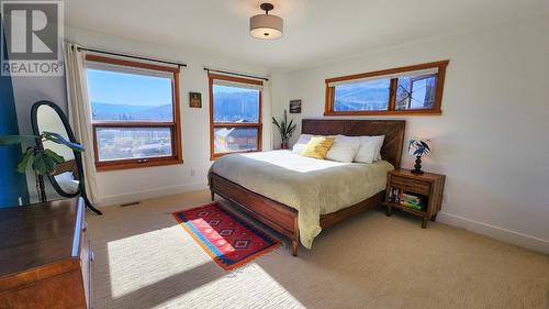 2490 Knob Road, Castlegar, BC - Indoor Photo Showing Bedroom