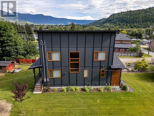 2490 Knob Road, Castlegar, BC - Outdoor