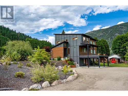 2490 Knob Road, Castlegar, BC - Outdoor With Balcony