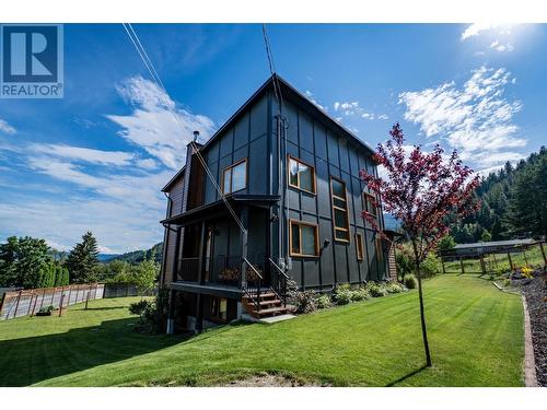 2490 Knob Road, Castlegar, BC - Outdoor