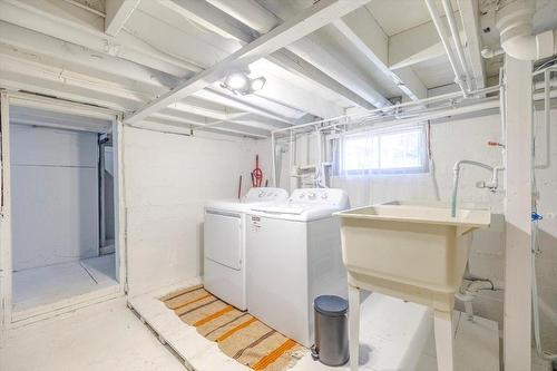 1022 10Th Avenue, Fernie, BC - Indoor Photo Showing Laundry Room