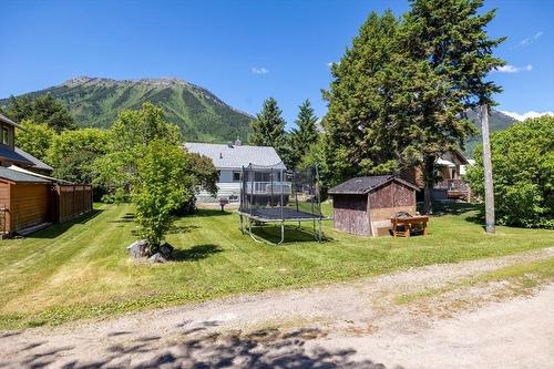 1022 10Th Avenue, Fernie, BC - Outdoor