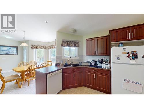 8468 Baher North Road, Sparwood, BC - Indoor Photo Showing Kitchen With Double Sink