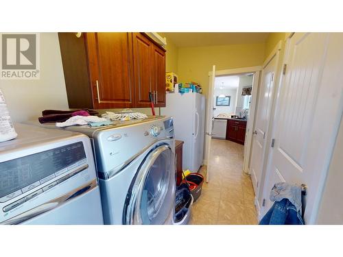 8468 Baher North Road, Sparwood, BC - Indoor Photo Showing Laundry Room