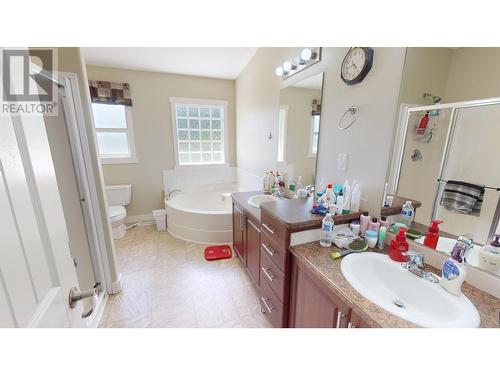 8468 Baher North Road, Sparwood, BC - Indoor Photo Showing Bathroom