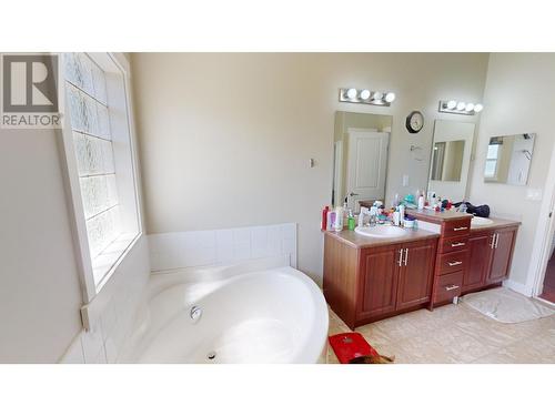 8468 Baher North Road, Sparwood, BC - Indoor Photo Showing Bathroom