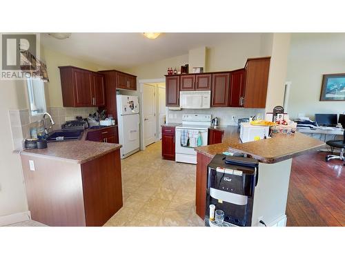 8468 Baher North Road, Sparwood, BC - Indoor Photo Showing Kitchen With Double Sink