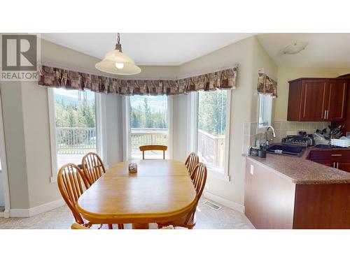 8468 Baher North Road, Sparwood, BC - Indoor Photo Showing Dining Room