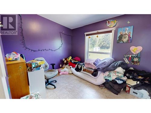 8468 Baher North Road, Sparwood, BC - Indoor Photo Showing Bedroom