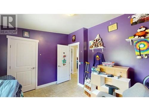 8468 Baher North Road, Sparwood, BC - Indoor Photo Showing Bedroom