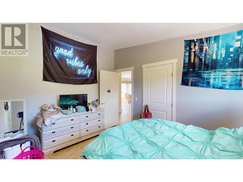 8468 Baher North Road, Sparwood, BC - Indoor Photo Showing Bedroom