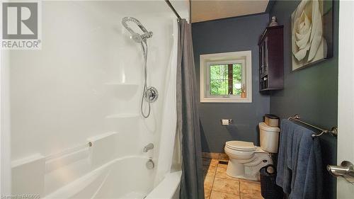 463004 24 Concession, Georgian Bluffs, ON - Indoor Photo Showing Bathroom