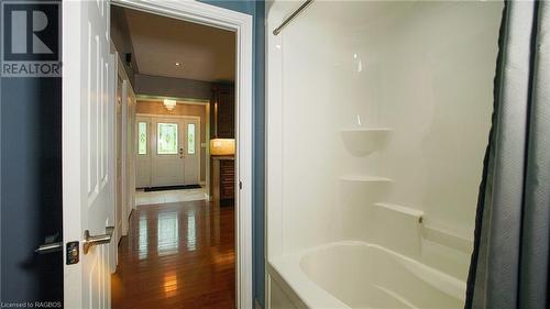 463004 24 Concession, Georgian Bluffs, ON - Indoor Photo Showing Bathroom