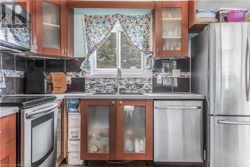 11 Innisfree Drive, Springwater, ON - Indoor Photo Showing Kitchen