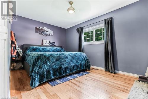 11 Innisfree Drive, Springwater, ON - Indoor Photo Showing Bedroom