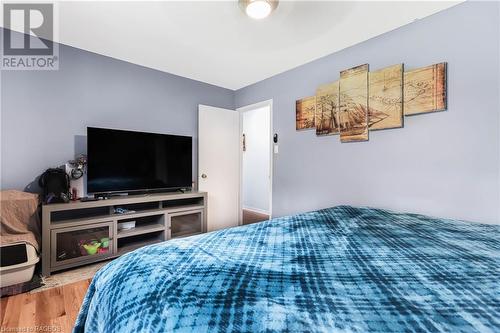 11 Innisfree Drive, Springwater, ON - Indoor Photo Showing Bedroom