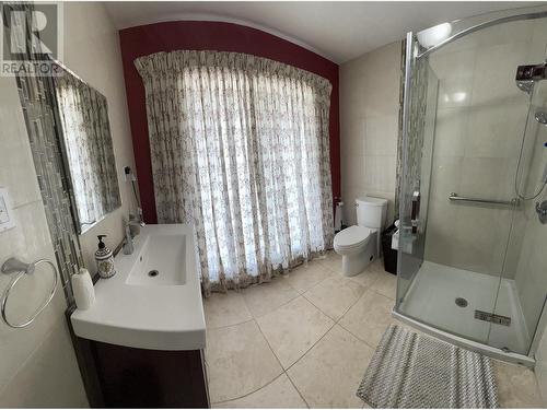 2117 Bradshaw Road, Quesnel, BC - Indoor Photo Showing Bathroom