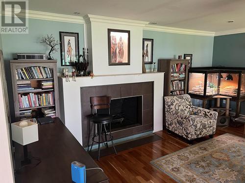 2117 Bradshaw Road, Quesnel, BC - Indoor Photo Showing Living Room With Fireplace