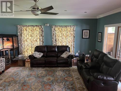 2117 Bradshaw Road, Quesnel, BC - Indoor Photo Showing Living Room