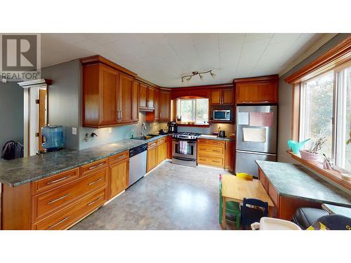 1181 Bernadette Road, Quesnel, BC - Indoor Photo Showing Kitchen