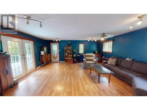 1181 Bernadette Road, Quesnel, BC - Indoor Photo Showing Living Room