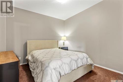 219 1220 Blackfoot Drive, Regina, SK - Indoor Photo Showing Bedroom
