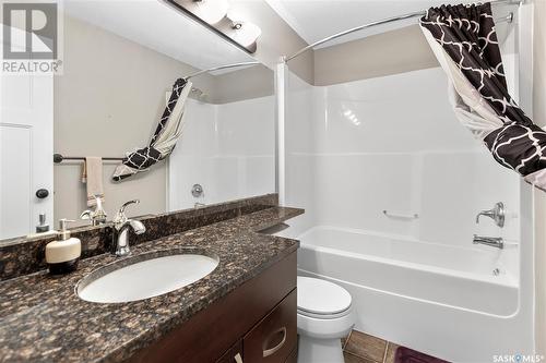 219 1220 Blackfoot Drive, Regina, SK - Indoor Photo Showing Bathroom