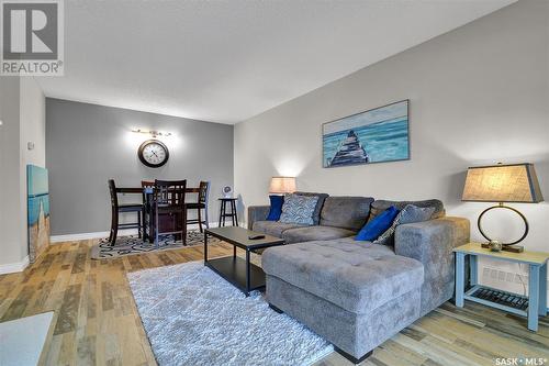 107 15 Alport Crescent, Regina, SK - Indoor Photo Showing Living Room