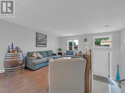 2378 Meighen Street, Windsor, ON - Indoor Photo Showing Living Room