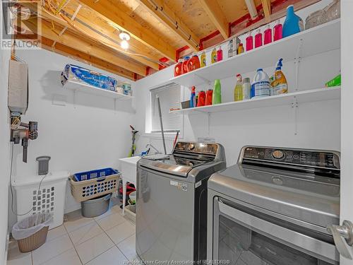 2378 Meighen Street, Windsor, ON - Indoor Photo Showing Laundry Room