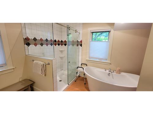 1305 Denver Siding Road, New Denver, BC - Indoor Photo Showing Bathroom