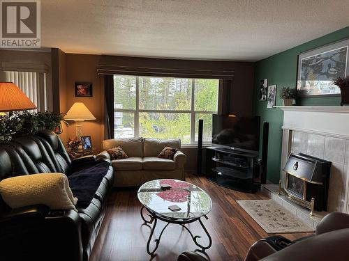 45 Westridge Drive, Williams Lake, BC - Indoor Photo Showing Living Room