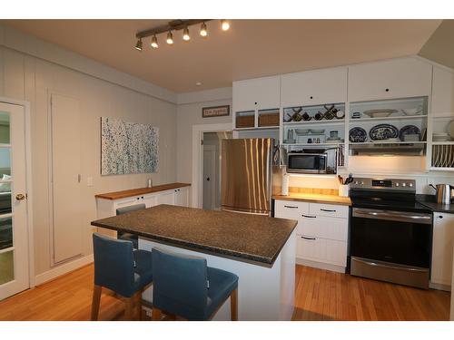 52 101St Avenue, Kimberley, BC - Indoor Photo Showing Kitchen