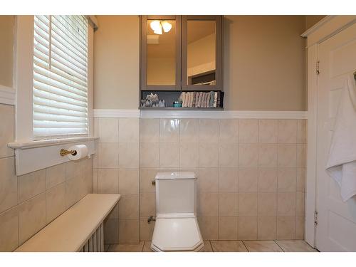 52 101St Avenue, Kimberley, BC - Indoor Photo Showing Bathroom