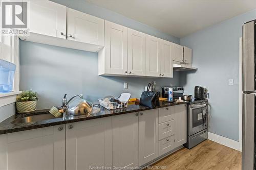 890 Howard Avenue, Windsor, ON - Indoor Photo Showing Kitchen