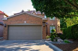 3211 Wildflowers Court  Mississauga, ON L5N 6V3