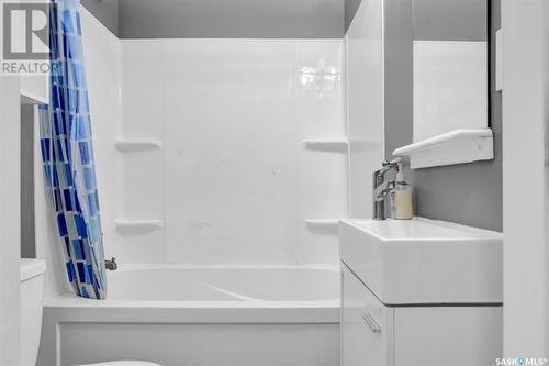 3130 Garnet Street, Regina, SK - Indoor Photo Showing Laundry Room