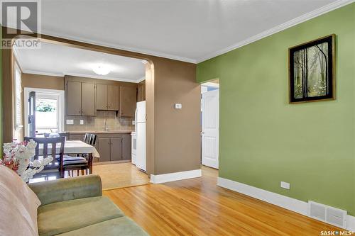 3130 Garnet Street, Regina, SK - Indoor Photo Showing Living Room