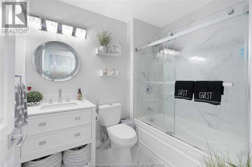 4596 Fontana Avenue, Windsor, ON - Indoor Photo Showing Bathroom