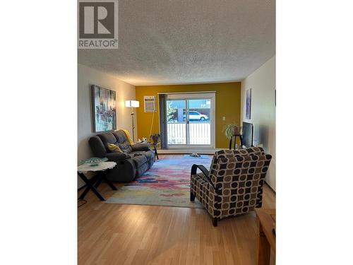 2011 2Nd  N Street Unit# 205, Cranbrook, BC - Indoor Photo Showing Living Room