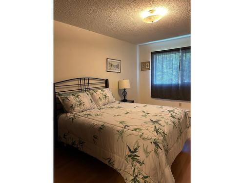 205 - 2011 2Nd Street N, Cranbrook, BC - Indoor Photo Showing Bedroom